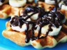 Waffles cu banane si ciocolata